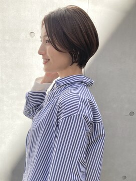 サーカス バイ ビュートリアム 青山(CIRCUS by BEAUTRIUM) 耳掛けショートボブ 前髪あり 小顔 30代40代50代 表参道