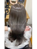 サク(Sac.)&nbsp;今っぽい柔らかいオリーブグレージュ Sac.一澤幸奈