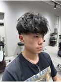 外国風フリンジカットテーパーフェードスペインカール