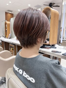 ピークアブー アヴェダ ギンザシックス(PEEK-A-BOO AVEDA GINZASIX) ショートボブ　春ショート　ピンクベージュ　大人ショート　銀座