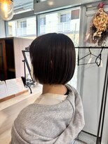 スアバイキキ(SuA by kiki.)&nbsp;ミディアムレイヤー/ハッシュカット/ワインレッド[千葉]