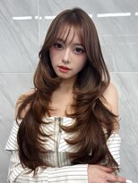 リュネル(Lunel)&nbsp;ハッシュカットでトレンドヘアに