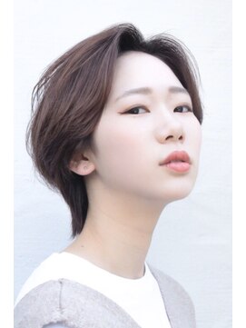 ララ(LALA) ココアブラウン×ハンサムショートで大人かわいい