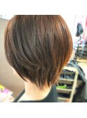 ショートボブ