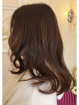 プルメリア(Plumeria) 梅雨を乗り切る毛先ふんわりカール