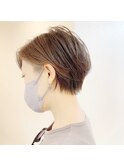 ［金子涼］膨らみを束間にしたショートスタイル