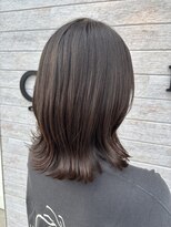 ジジ チーク 栃木(Gigi cheek)&nbsp;ロブ 外ハネヘア