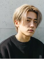 クワトロレオーネ 大阪梅田茶屋町(QUATTRO LEONE) ハイトーン・センターパート