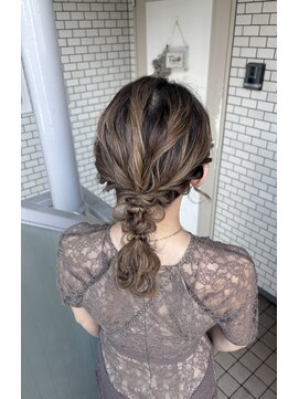 フェリーチェ(Felice) 編みおろし アップヘア ボブアレンジ お呼ばれヘア