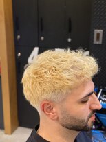 フランクスバーバー アンド ビアークラブ(FRANK'S BARBER and BEER CLUB) MEN’S HAIR/リバースセンターパート/ニュアンスパーマ