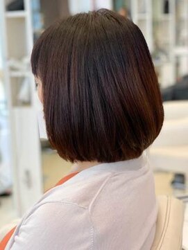 ミーティア バイ クアトロ(Meteor By QUATRO) 大人可愛いワンカールボブ