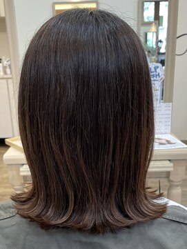 アルターリール(aL ter Rire) 黒髪/ボブルフ/ネビージュ/小顔/ワンレン