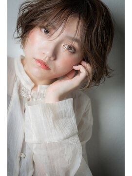 カバーヘア ブリス 志木南口駅前店(COVER HAIR bliss) ミルクティーベージュ外ハネフェザーショートボブu志木20代30代