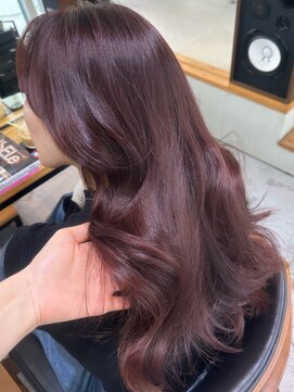 モイシェン(mauschen) レイヤーカット×ローズレッドカラー