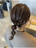 お呼ばれヘアセット金箔ローポニーテールヘアアレンジ