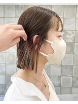 テトヘアー(teto hair) 切りっぱなしボブ、イヤリングカラー、オリーブベージュ