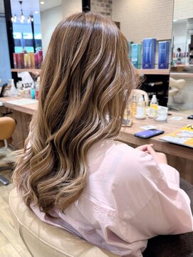 ヴィサージュ ユニール(VISAGE unir) 高橋ロング