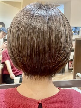 アイニ 河内小阪店(aini) 白髪ぼかしカラー白髪ぼかしハイライト大人ショート30、40、50代