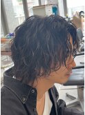 原宿波巻きパーマメンズカットシャドウセンターパートウルフ30代
