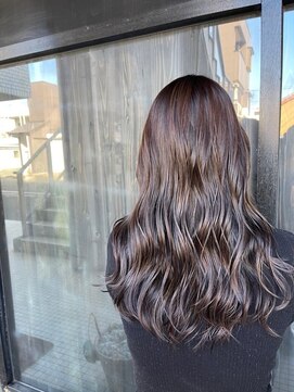 アイリス(IRIS) グレージュ切りっぱなしボブ前髪ありミニボブミルクティベージュ