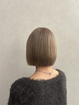 クム 横浜(qumu) 切りっぱなしボブ × ミルクティーベージュ【神永】