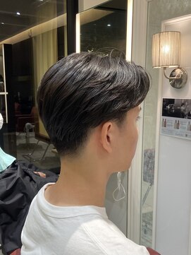ザザ ZA/ZA 神楽坂 爽やかセンターパート×刈り上げ◎