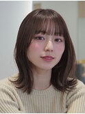 韓国風くびれミディアムボブハッシュカット