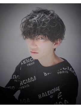 シン(syn) スパイラルパーマ/ツイストスパイラルパーマ/波巻きパーマ