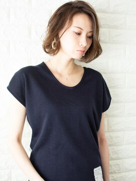 ノイン(noine) こなれ感のあるヘアは、わざと作るゆるっと髪。