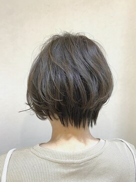 イソラヘアアトリエ(Isola hair atelier) 【Isola】ふんわり×前下がりショート