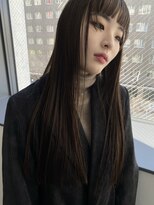 カルテ(QUARTE)&nbsp;パッツンロング,オン眉.