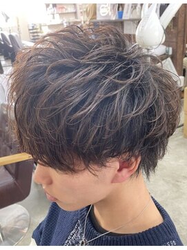 ルーダス 新保店(Rudus) ツーブロック×ショートウルフスタイル