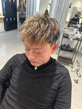 メンズサロン キング 梅田店(Men’s salon K!ng) 波巻きツイストスパイラルパーマ/フェザーパーマ/眉毛/メンズ