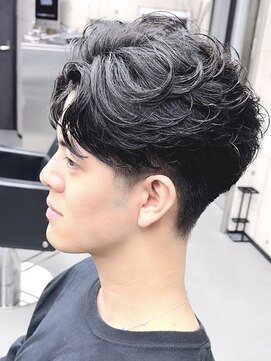 キラキラ(KIRAKIRA) 今旬は“フェザーパーマ”