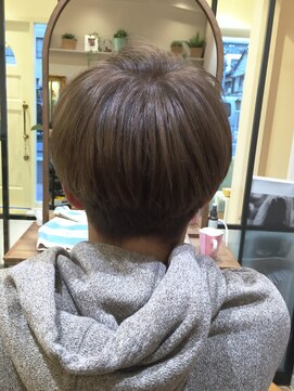 ロンド ブランシュ 錦糸町北口(Lond blanche) ブリーチ必須のお洒落グレーカラー☆【シバタ】