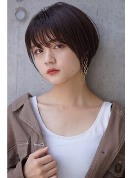 アトリエ フェム(atelier.fem) atelier.fem　タイトなシルエット×質感重視のショートスタイル