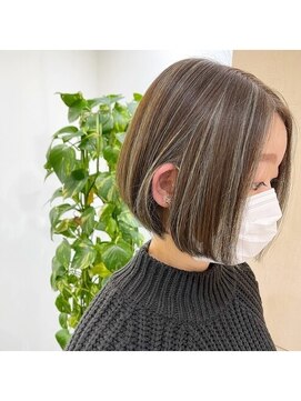 アオカマクラ(a-o Kamakura) ミニボブxハイライトカラー＊脱白髪染め