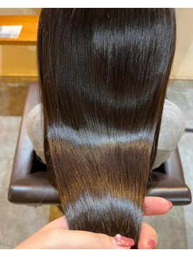 リリー(Liliy) 髪質改善トリートメントエステ ツヤ髪/30代/40代/50代