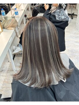 ブレンド 渋谷(BLend) ハイライトマチルダボブインナーグレージュ前髪