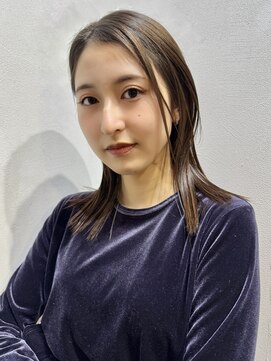 メイカ(MEIKA) ”艶々ストレート×オリーブベージュ”