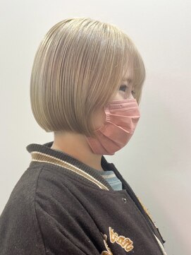 デート 下北沢(DATE) ダブルカラーミルクティーベージュカラーケアブリーチミニボブ