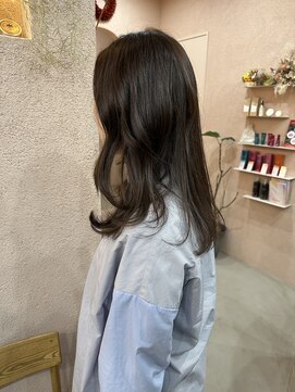 トリコ アヴェダ ららテラス北綾瀬(tricot AVEDA) ミディアムヘア/レイヤーカット/オリーブグレージュ