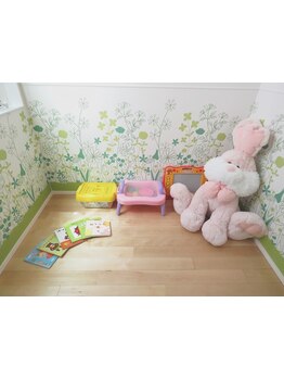 【キッズスペース完備】家事や子育てで忙しいママにもおすすめ！個室の部屋で動画も見ることができます◎