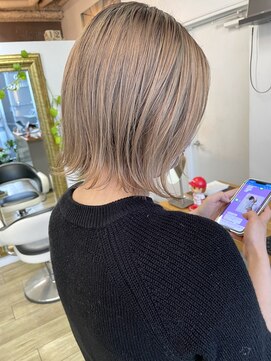 ヌード(NUDE) NUDE20代30代ハイトーンレイヤーボブ切りっぱなしボブ前下りボブ