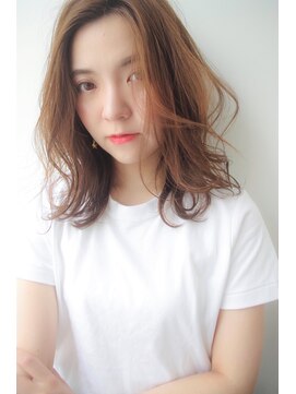 ビーハイブ 一番町店 アヴェダ(BEHIVE) 立体感のある重軽ウェーブ×かきあげバング