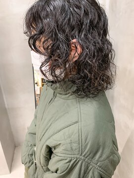 テトヘアー(teto hair) ミディアムウルフ、くるくるパーマ、スパイラルパーマ