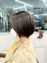 エイト 池袋店(EIGHT ikebukuro) 前髪長めの丸みショートボブ