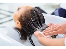 髪質改善ならお任せ♪厳選トリートメントを使用し、一人一人の髪質に合わせた提案で理想のうる艶美髪に◇