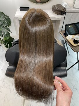 アールサロン アザブジュウバン(Rr SALON Azabu juban) カーキブラウン×Rr SALON Hydro XE トリートメント