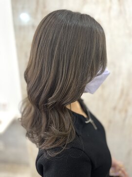 ラビス(Lovis) ハッシュカット/フルバング/似合わせカット/レッドブラウン